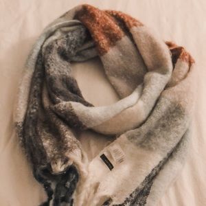 Ann Taylor Scarf - NWOT